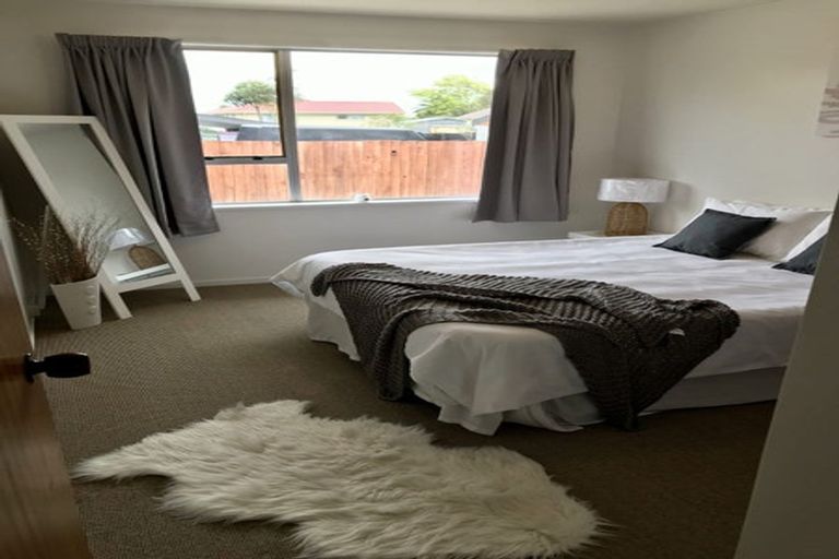 Photo of property in 2/3 Binstead Place, Avondale, Christchurch, 8061