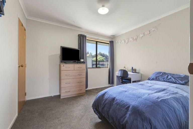 Photo of property in 11 Alpine Grove, Kelvin Grove, Palmerston North, 4414