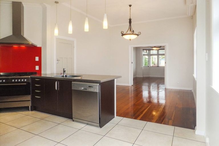 Photo of property in 233 Adelaide Road, Newtown, Wellington, 6021