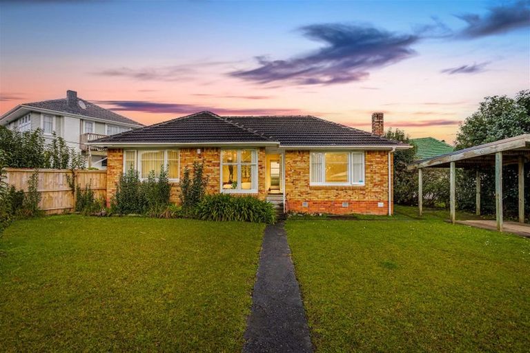 Photo of property in 20 Wilsher Crescent, Henderson, Auckland, 0612