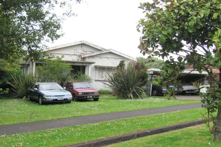 Photo of property in 72 Clayburn Road, Glen Eden, Auckland, 0602