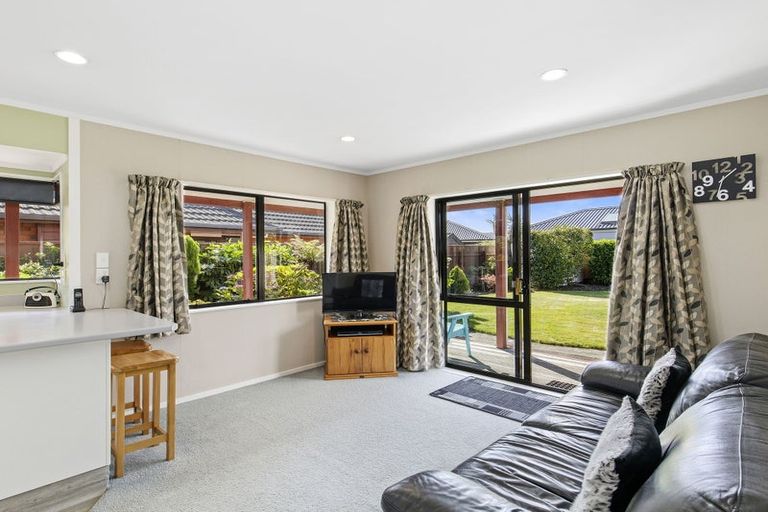 Photo of property in 28 De Menech Grove, Avalon, Lower Hutt, 5011