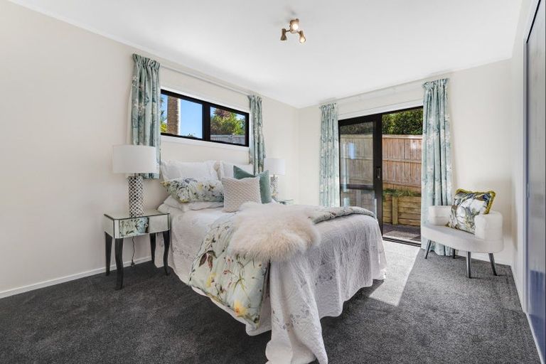 Photo of property in 10 Oliver Twist Avenue, Mellons Bay, Auckland, 2014