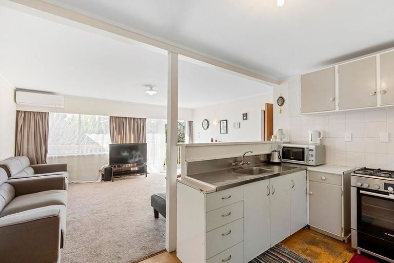 Photo of property in 2/18 Bevyn Street, Castor Bay, Auckland, 0620