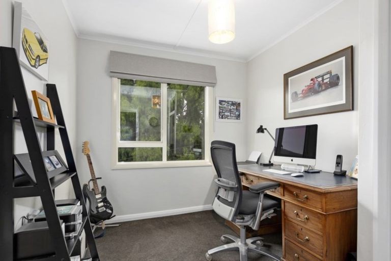 Photo of property in 74a Heretaunga Square, Silverstream, Upper Hutt, 5019