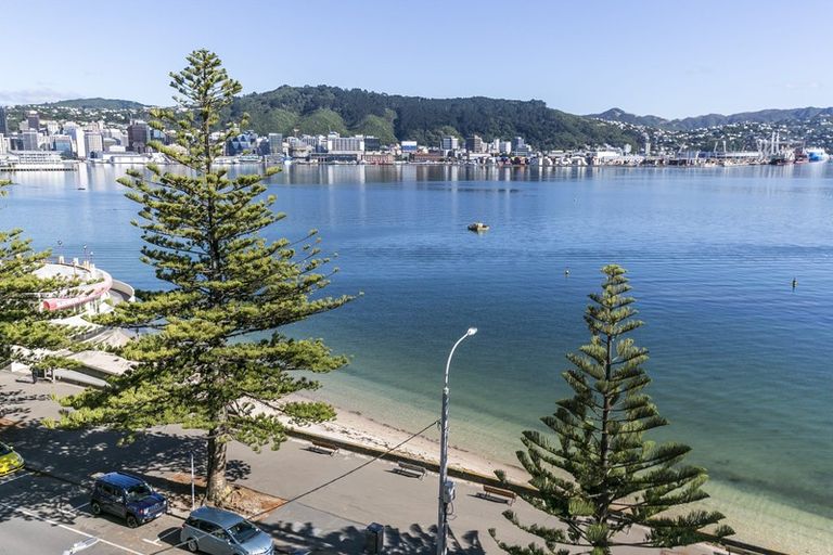 Photo of property in 6/260 Oriental Parade, Oriental Bay, Wellington, 6011