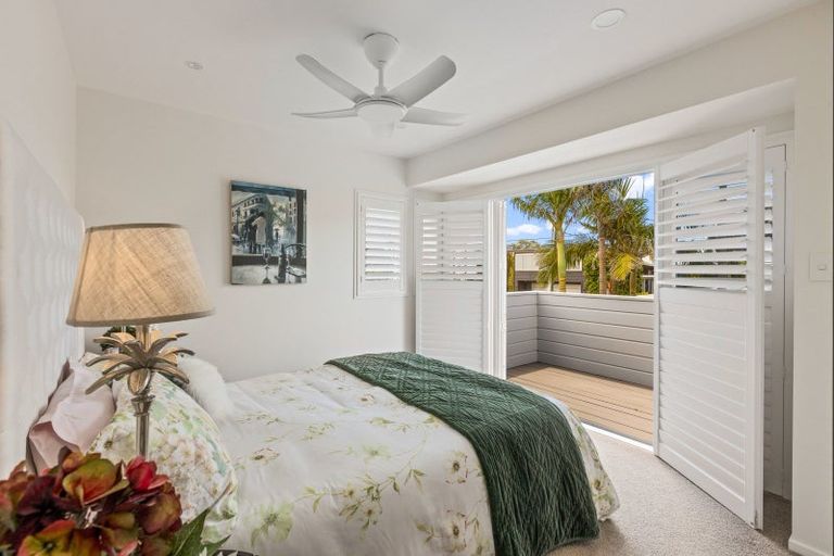 Photo of property in 7 Marellen Drive, Red Beach, 0932