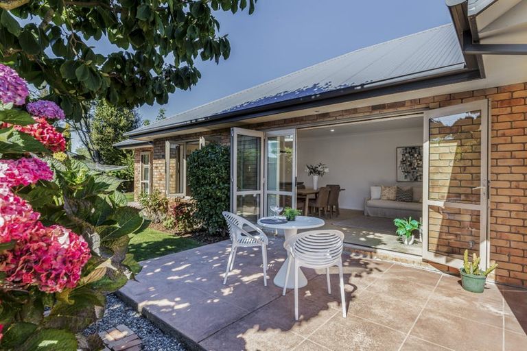 Photo of property in 15 Solway Avenue, Ilam, Christchurch, 8041