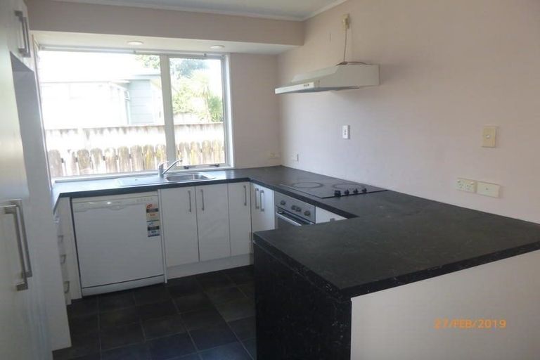 Photo of property in 3/56 Flanshaw Road, Te Atatu South, Auckland, 0610