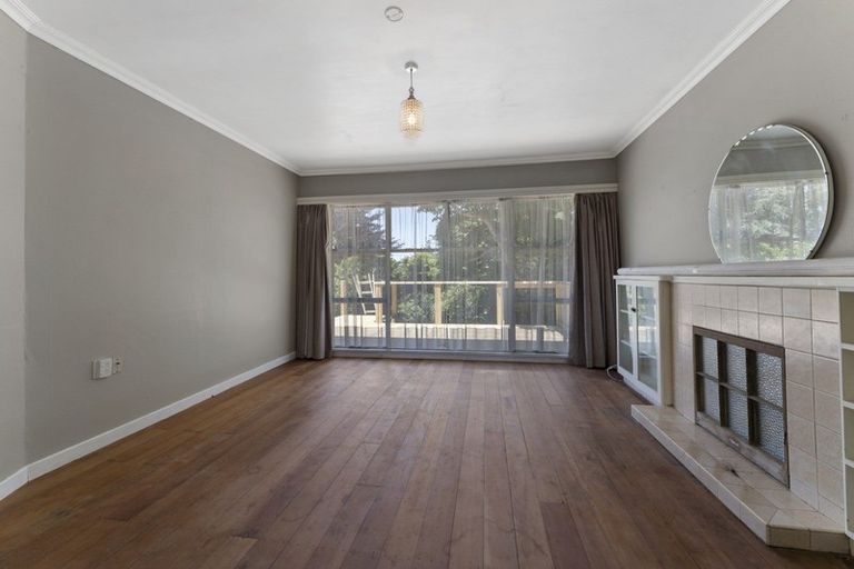 Photo of property in 67 Kawiu Road, Levin, 5510