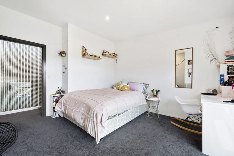 Photo of property in 30b Kaihuia Street, Northland, Wellington, 6012