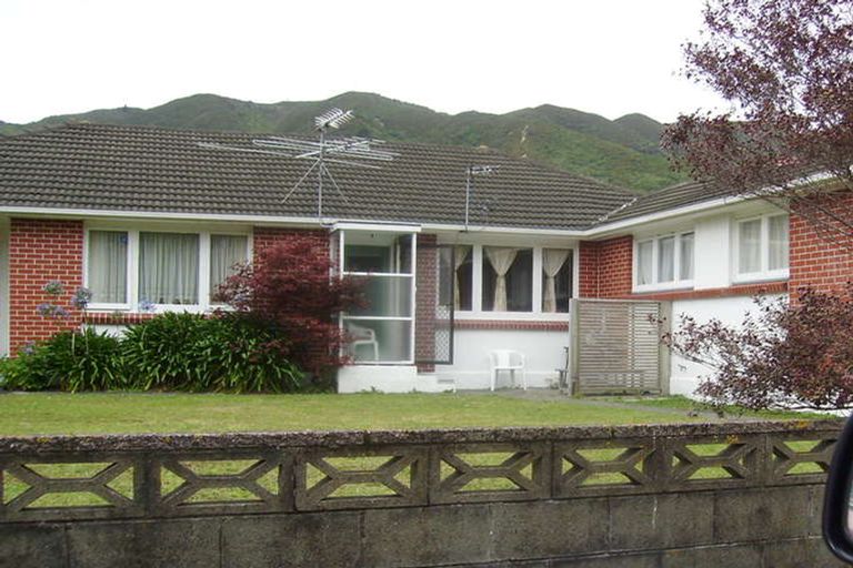 Photo of property in 2/5 Hinemoa Street, Waiwhetu, Lower Hutt, 5010