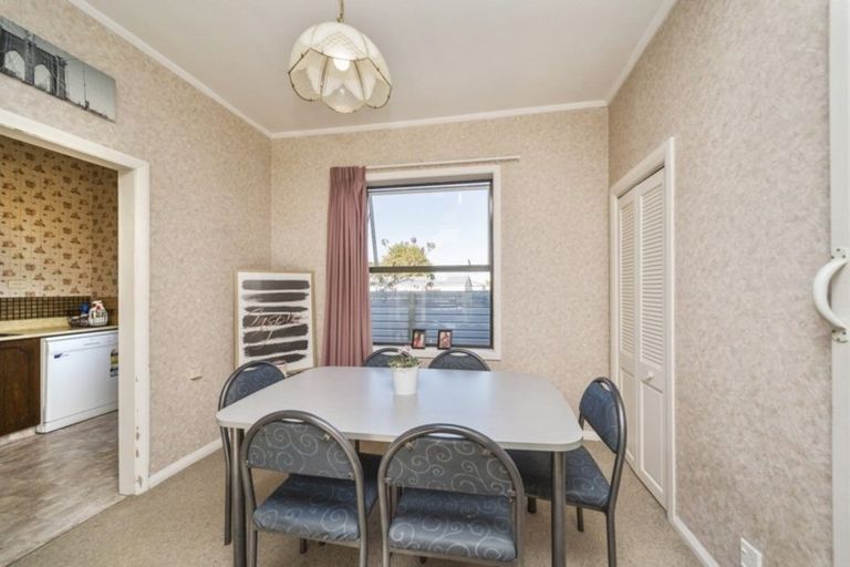 Photo of property in 8a Fitzroy Street, Normanby, Hawera, 4614