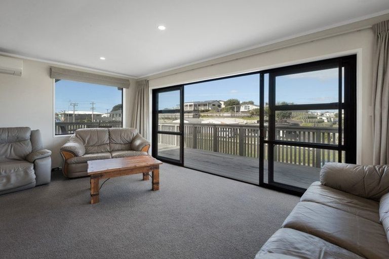 Photo of property in 45 Hanlen Avenue, Waihi Beach, 3611