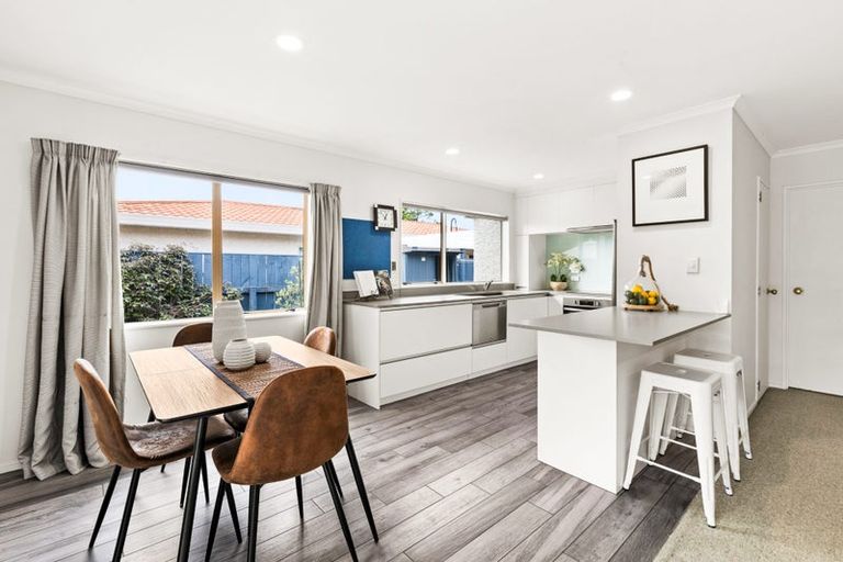 Photo of property in 8 Lucknow Road, Havelock North, 4130