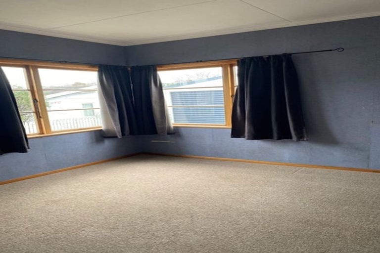 Photo of property in 16 Dudley Street, Levin, 5510