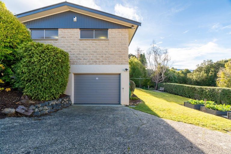 Photo of property in 18 Honeystone Street, Helensburgh, Dunedin, 9010