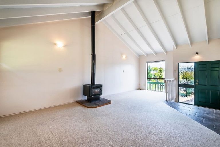 Photo of property in 5 Baltimore Place, Forrest Hill, Auckland, 0620