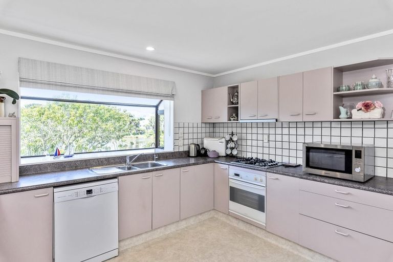 Photo of property in 60 The Drive, Paraparaumu Beach, Paraparaumu, 5032