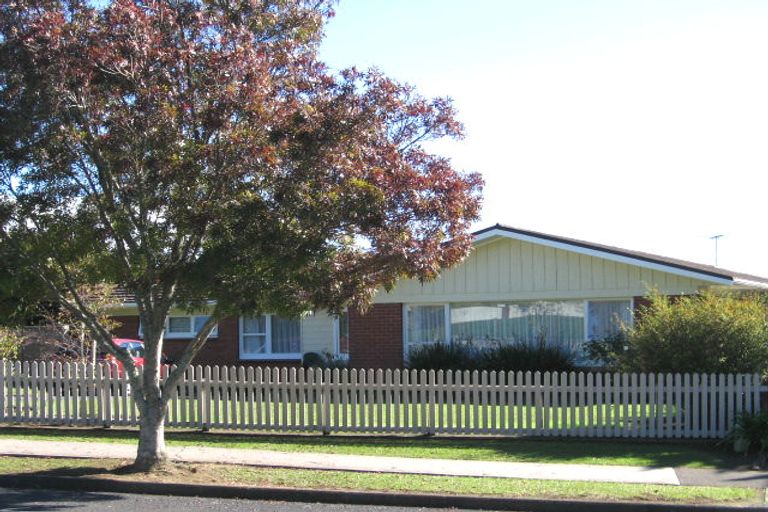 Photo of property in 21 Murvale Drive, Bucklands Beach, Auckland, 2014