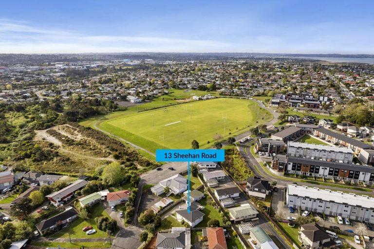 Photo of property in 13 Sheehan Road, Te Atatu South, Auckland, 0610