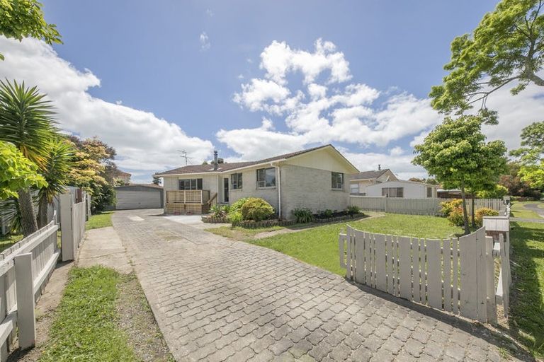 Photo of property in 7 Tangelo Place, Bucklands Beach, Auckland, 2012