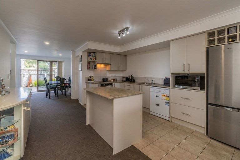 Photo of property in 12 Merlot Lane, Pukekohe, 2120