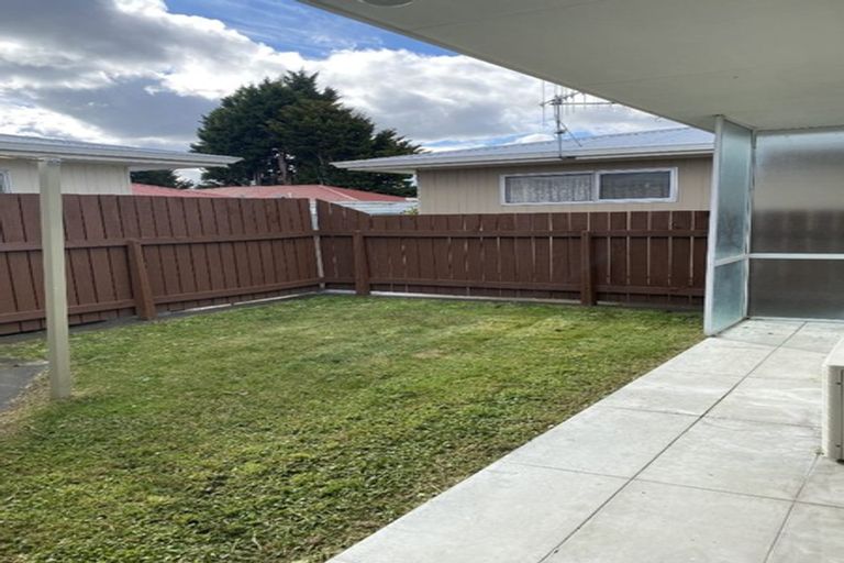 Photo of property in 3/302 Sylvan Road, Parkvale, Hastings, 4122