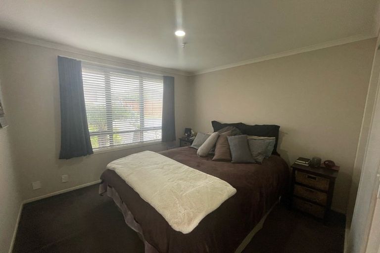 Photo of property in 8 Mt Lebanon Crescent, The Gardens, Auckland, 2105