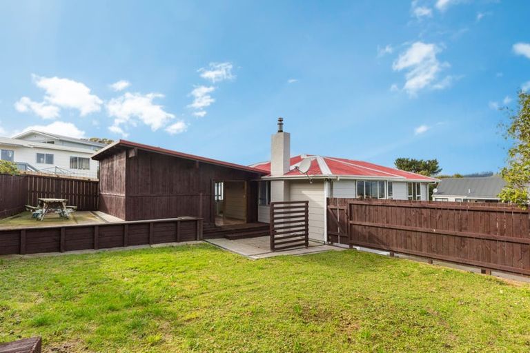 Photo of property in 13 Sombrero View, Ascot Park, Porirua, 5024