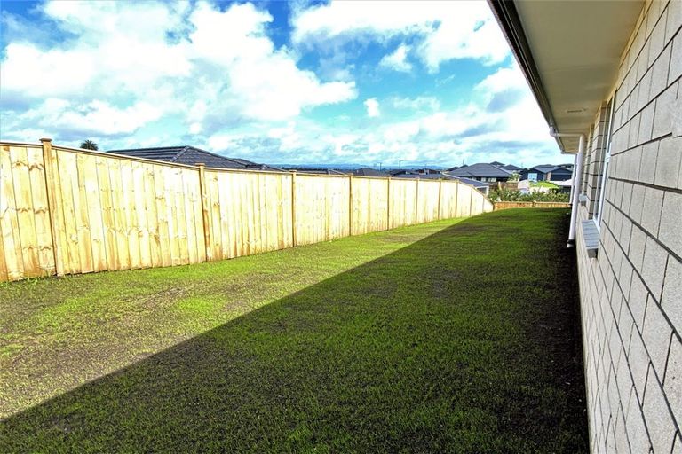 Photo of property in 57 Mclarin Road, Glenbrook, 2681