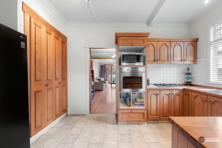 Photo of property in 10 Kauri Street, Woburn, Lower Hutt, 5011