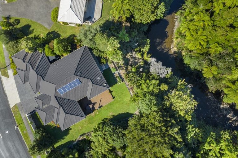 Photo of property in 227 Heta Road, Merrilands, New Plymouth, 4312