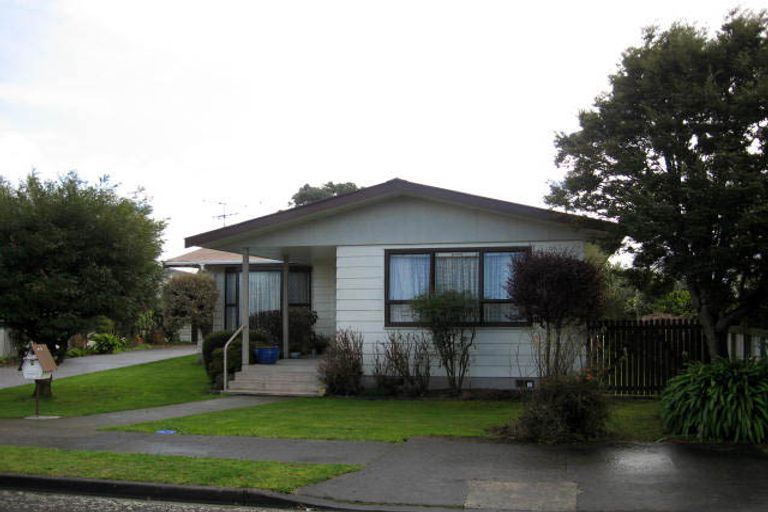 Photo of property in 3 Lowes Place, Solway, Masterton, 5810