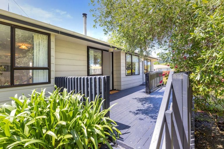 Photo of property in 20 Linwood Drive, Paraparaumu, 5032