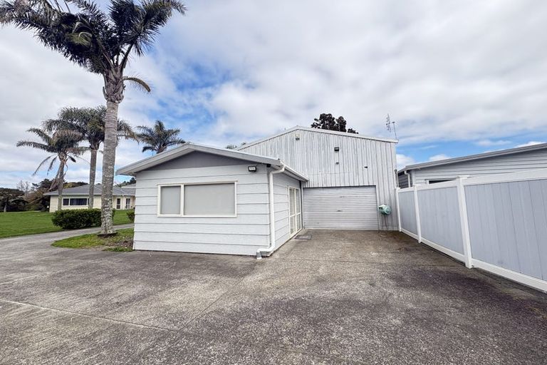Photo of property in 154 Boord Crescent, Kumeu, 0891