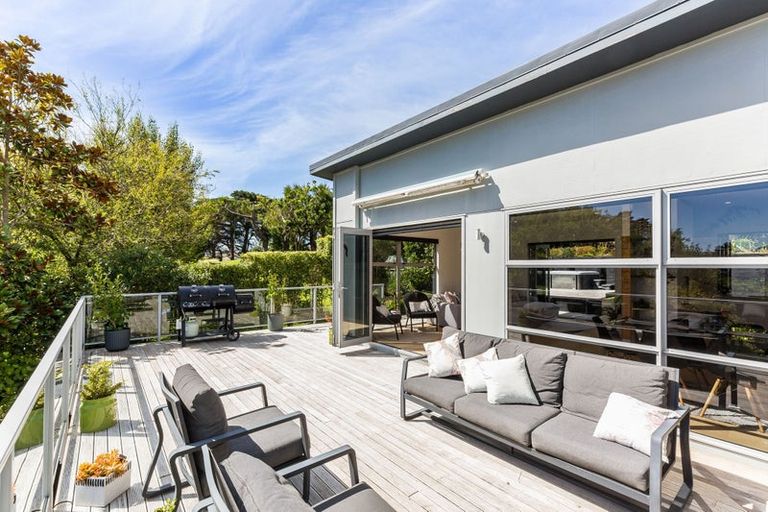 Photo of property in 302 Paremata Road, Whitby, Porirua, 5381