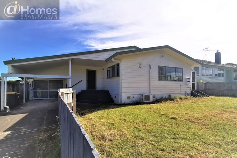 Photo of property in 2/174 Lake Road, Northcote, Auckland, 0627