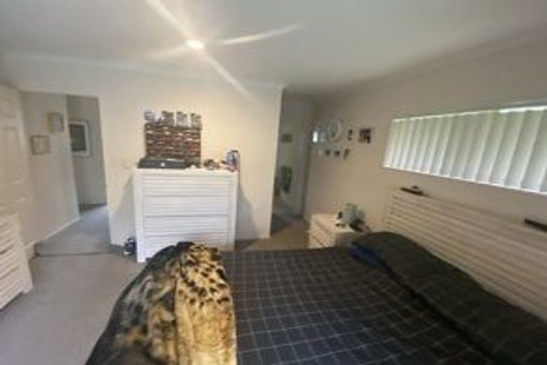 Photo of property in 15 Malin Place, Pinehill, Auckland, 0632