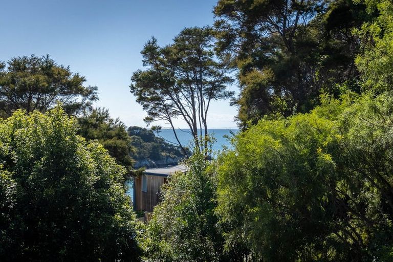 Photo of property in 27 Anarewa Crescent, Kaiteriteri, Motueka, 7197