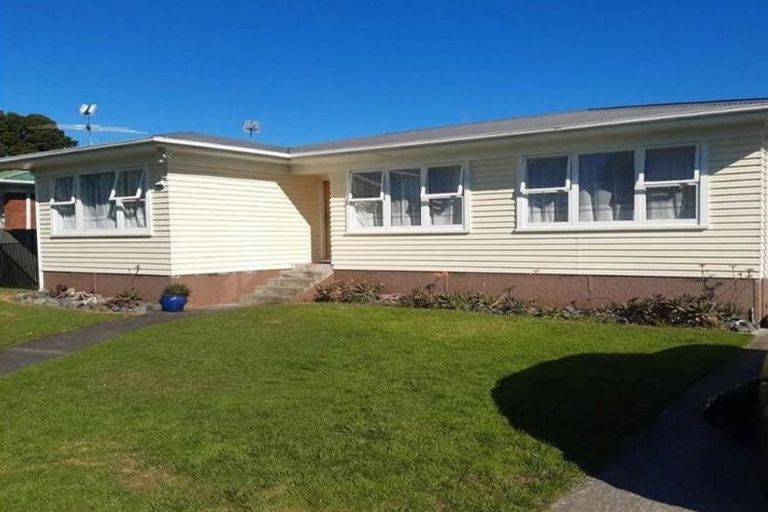 Photo of property in 76 Rosehill Drive, Rosehill, Papakura, 2113