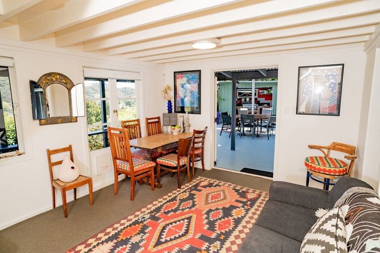 Photo of property in 50 Oxford Terrace, Coromandel, 3506