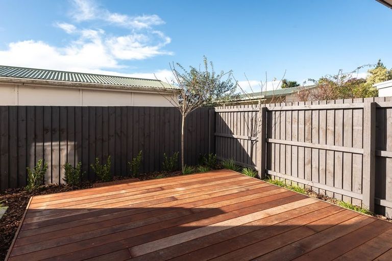 Photo of property in 2/6 Strauss Place, Somerfield, Christchurch, 8024