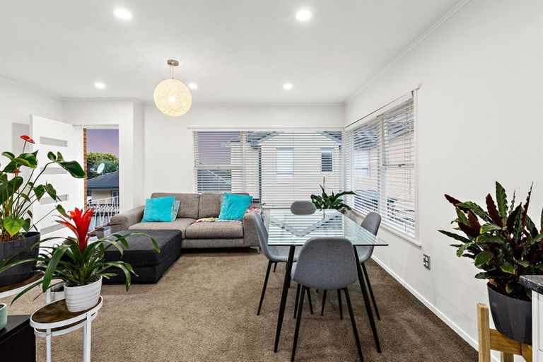 Photo of property in 1/21 East Coast Road, Milford, Auckland, 0620