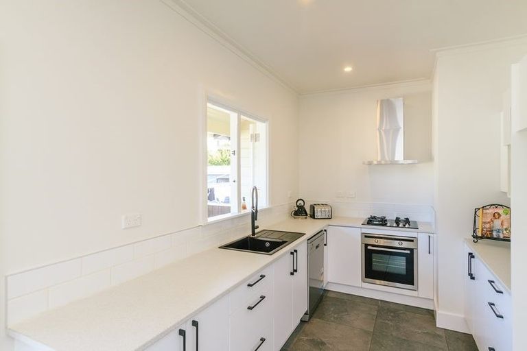 Photo of property in 13 Collins Street, Petone, Lower Hutt, 5012