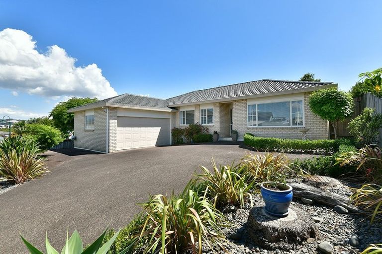 Photo of property in 93 Tauranga Place, Orewa, 0931