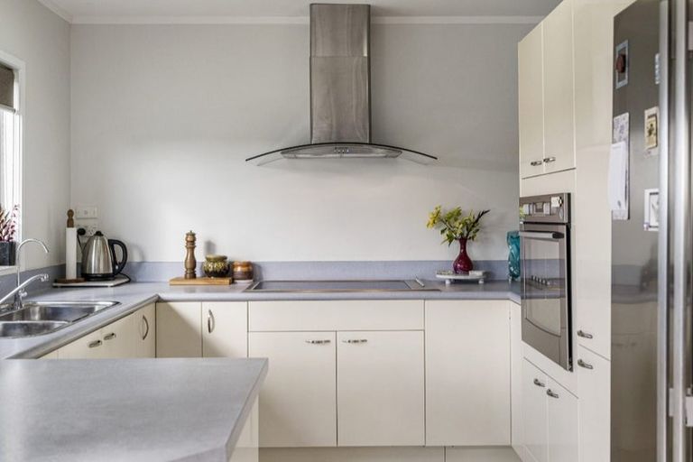 Photo of property in 23 Crows Road, Swanson, Auckland, 0614