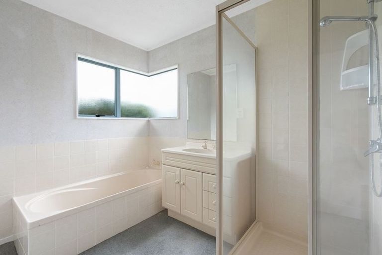 Photo of property in 3 Maurice Borich Place, Henderson, Auckland, 0610