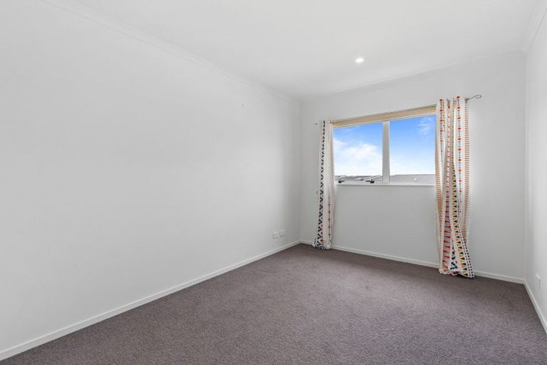 Photo of property in 54 Vincent Mcgrath Crescent, Swanson, Auckland, 0614