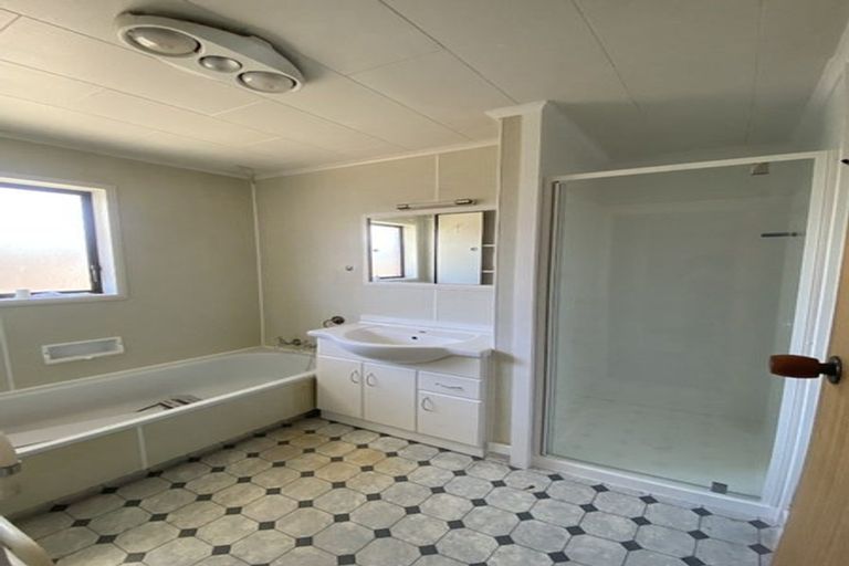 Photo of property in 19 Roskilda Crescent, Taradale, Napier, 4112